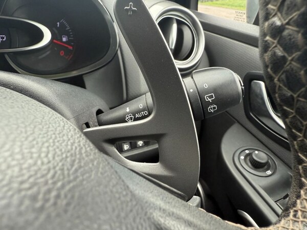 Used Renault Clio 2016 for sale - 76303794: Photo 27