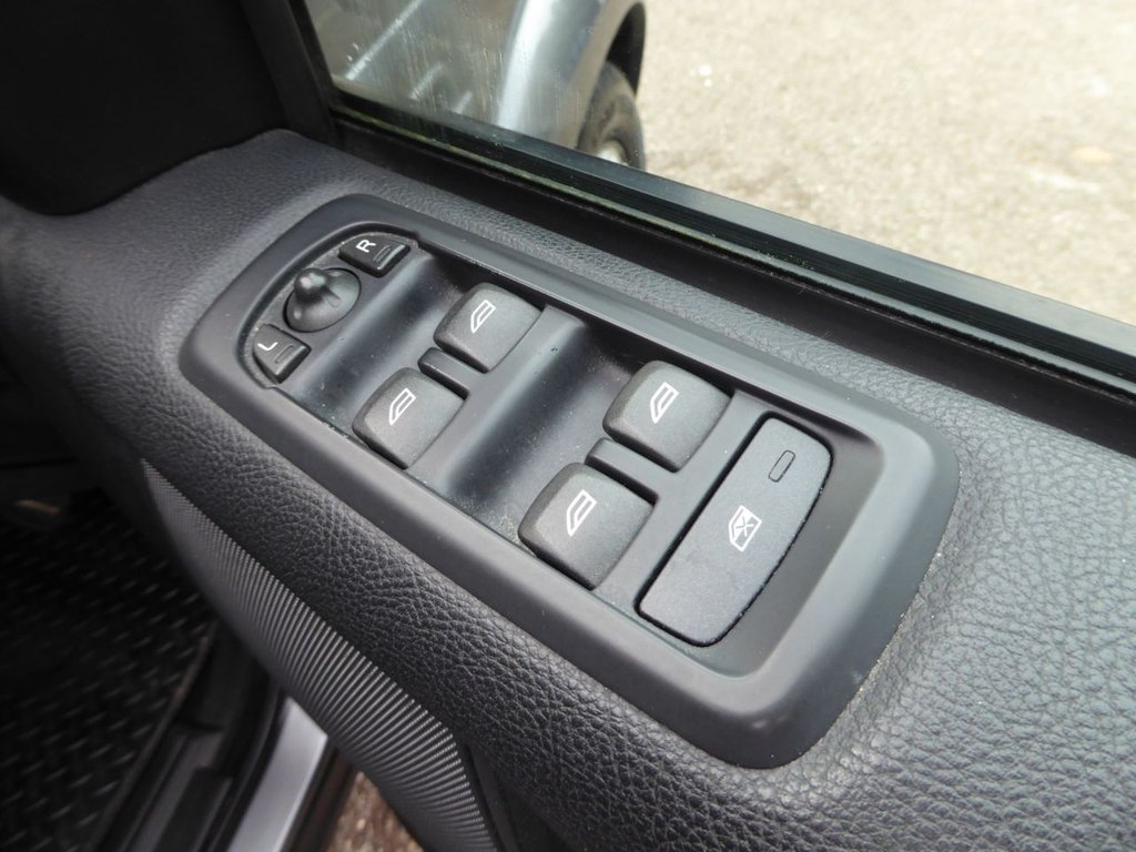 Used Land Rover Discovery 2015 for sale - 77583387: Photo 25