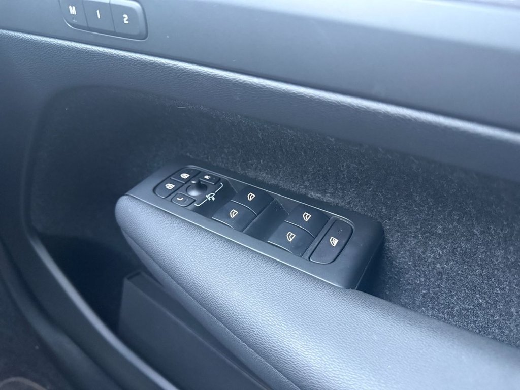 Used Volvo XC40 2019 for sale - 77498398: Photo 32