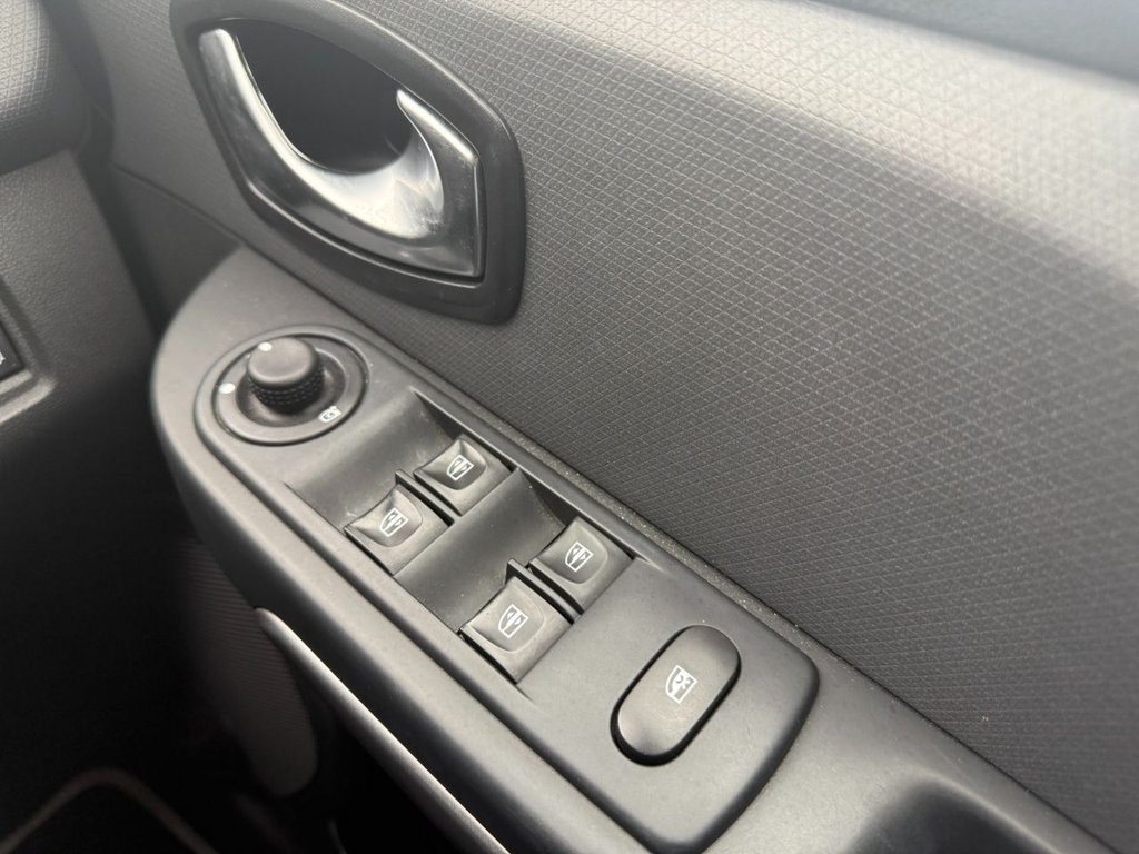 Used Renault Clio 2016 for sale - 77132994: Photo 30