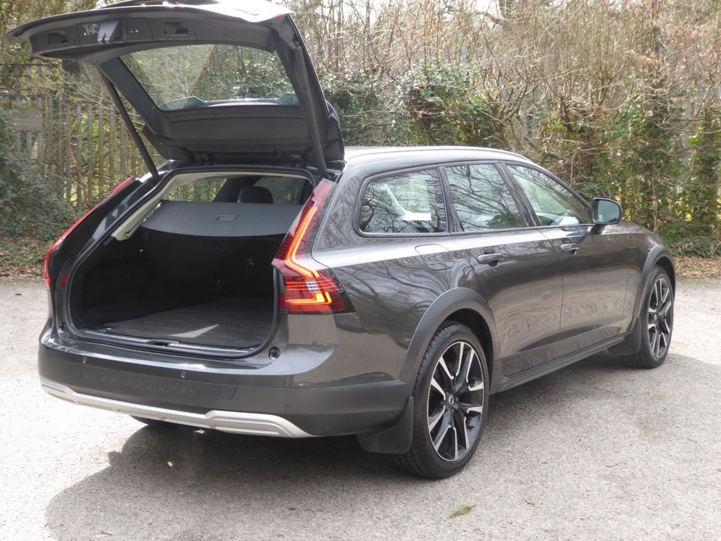 Used Volvo V90 2022 for sale - 77850399: Photo 11