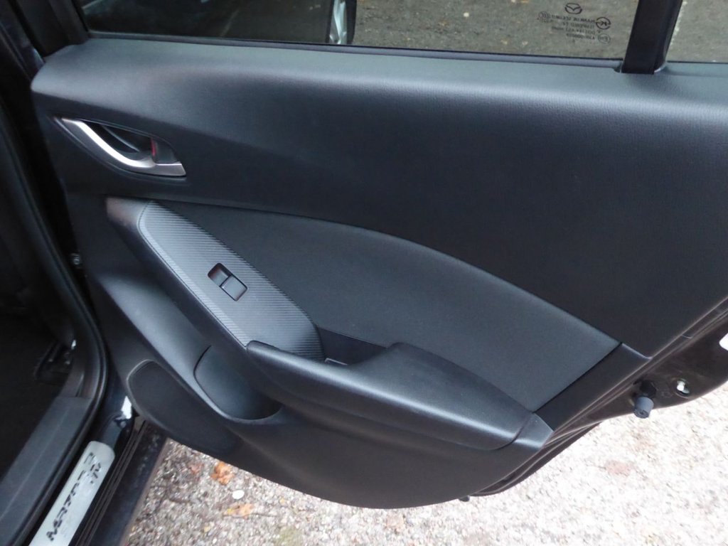 Used Mazda Mazda3 2016 for sale - 76910332: Photo 10