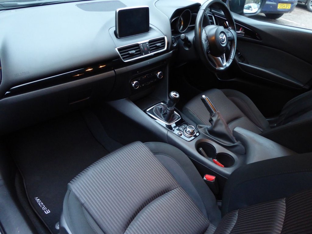 Used Mazda Mazda3 2016 for sale - 76910332: Photo 2