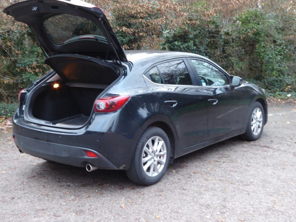 Used Mazda Mazda3 2016 for sale - 76910332: Photo 8