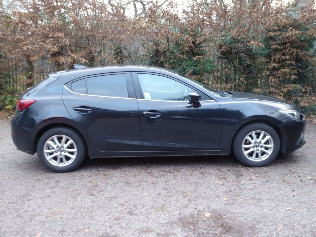 Used Mazda Mazda3 2016 for sale - 76910332: Photo 9