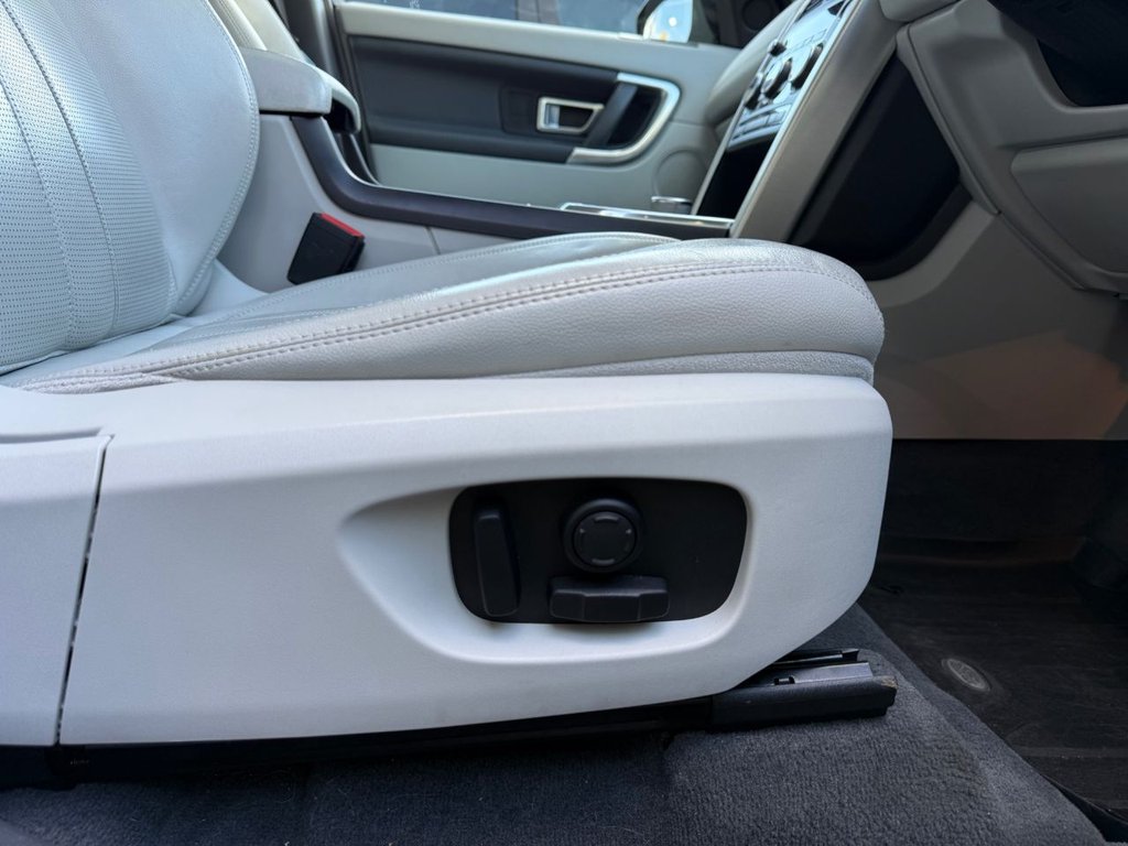 Used Land Rover Discovery Sport 2015 for sale - 76386618: Photo 24