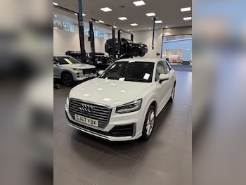 Audi - Q2
