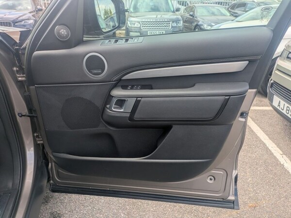 Used Land Rover Discovery 2022 for sale - 74675784: Photo 11