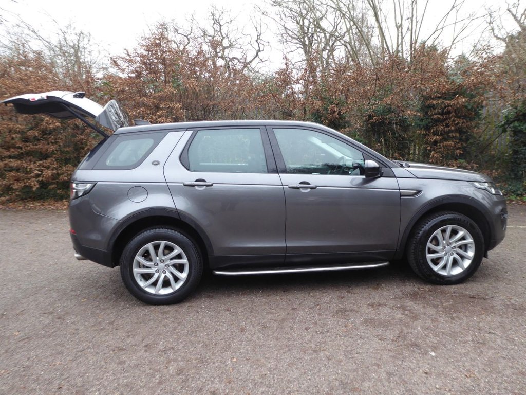 Used Land Rover Discovery Sport 2017 for sale - 77733891: Photo 11