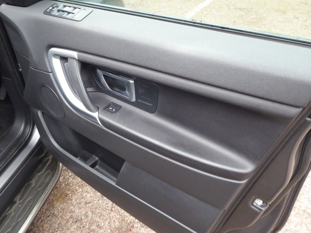 Used Land Rover Discovery Sport 2017 for sale - 77733891: Photo 25