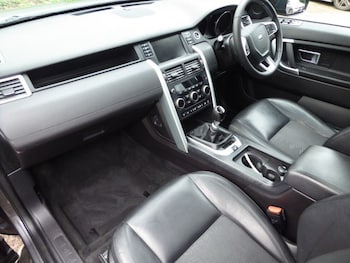 Used Land Rover Discovery Sport 2017 for sale - 77733891: Photo