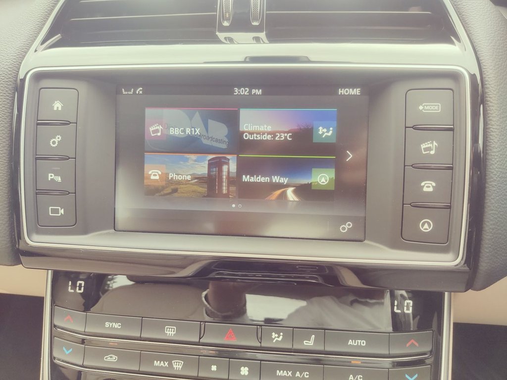 Used Jaguar XE 2016 for sale - 75359511: Photo 19