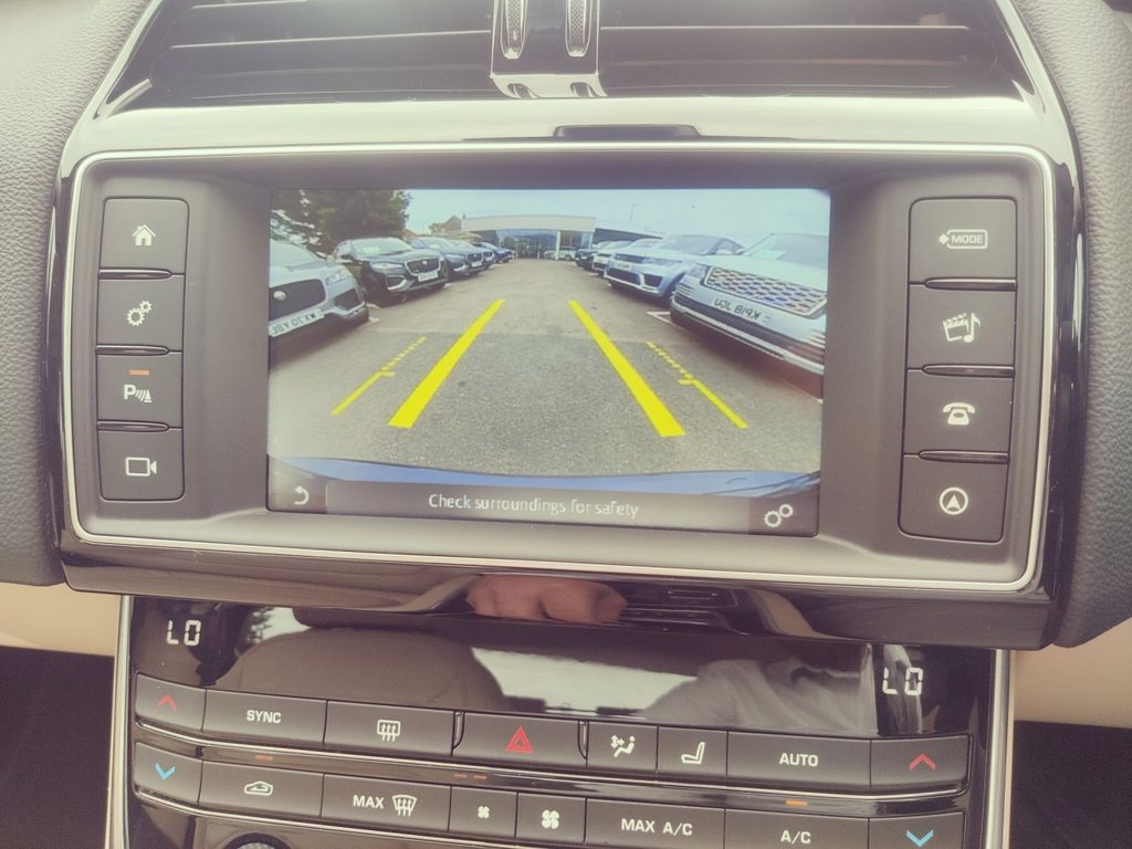 Used Jaguar XE 2016 for sale - 75359511: Photo 20