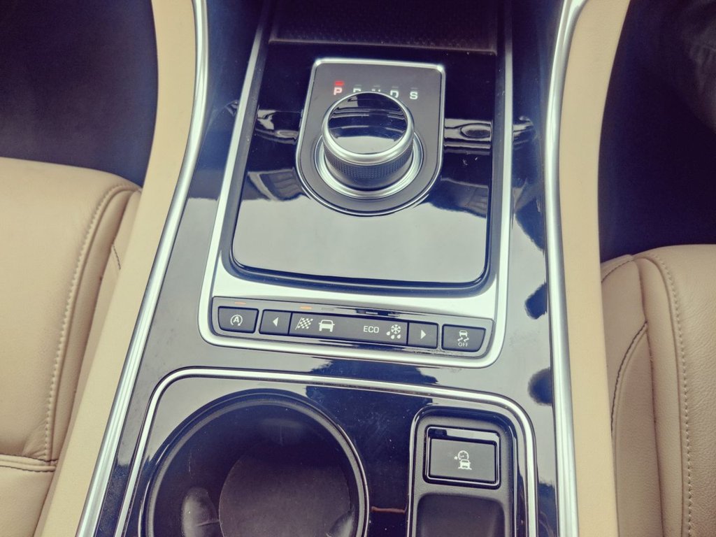 Used Jaguar XE 2016 for sale - 75359511: Photo 22