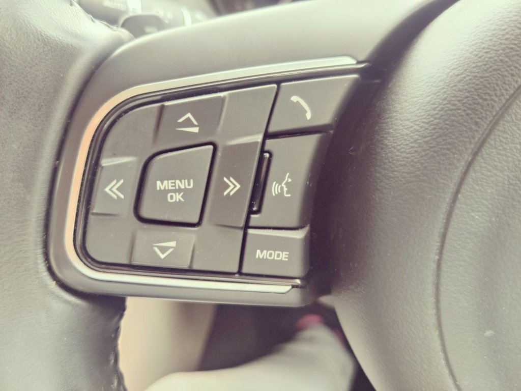 Used Jaguar XE 2016 for sale - 75359511: Photo 23