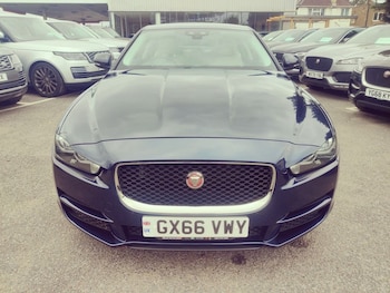 Used Jaguar XE 2016 for sale - 75359511: Photo