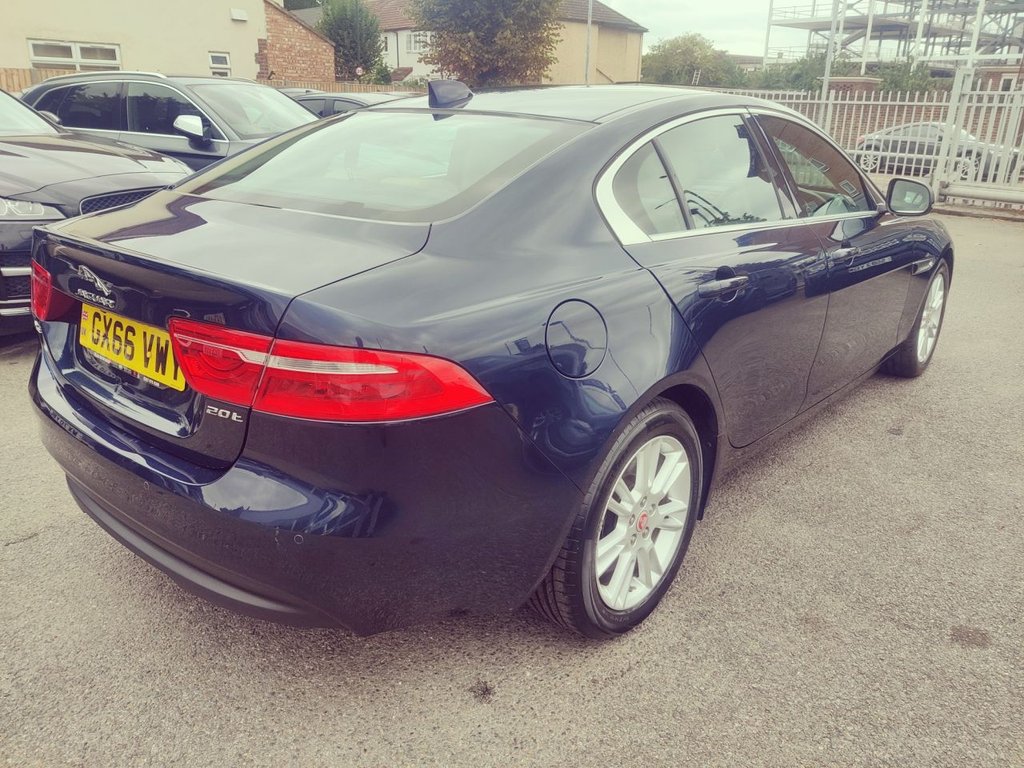 Used Jaguar XE 2016 for sale - 75359511: Photo 5