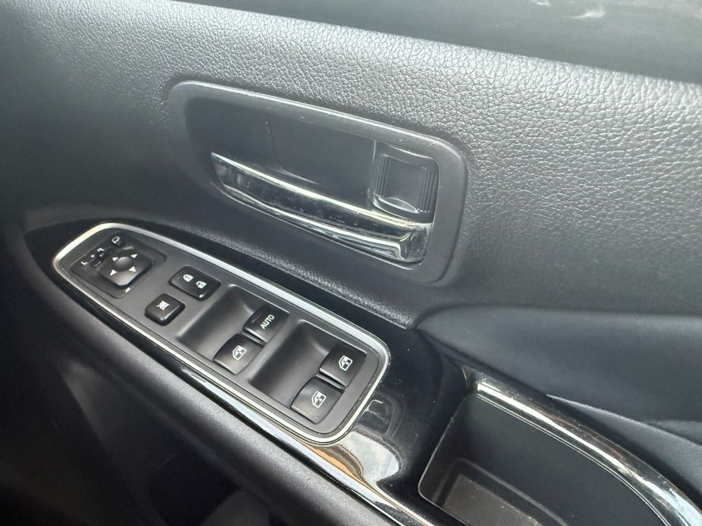 Used Mitsubishi Outlander 2017 for sale - 76595856: Photo 32