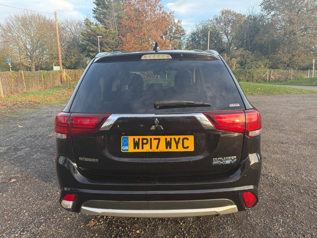 Used Mitsubishi Outlander 2017 for sale - 76595856: Photo 4