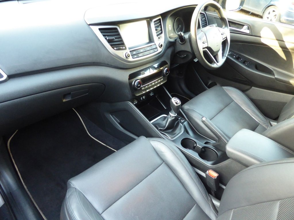 Used Hyundai TUCSON 2018 for sale - 76900966: Photo 2