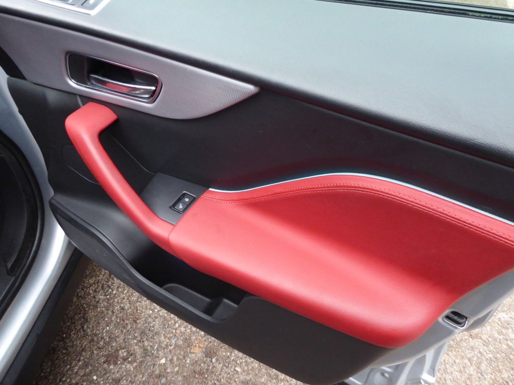 Used Jaguar F-Pace 2018 for sale - 76962440: Photo 21