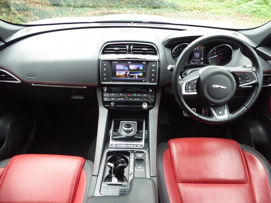 Used Jaguar F-Pace 2018 for sale - 76962440: Photo 24