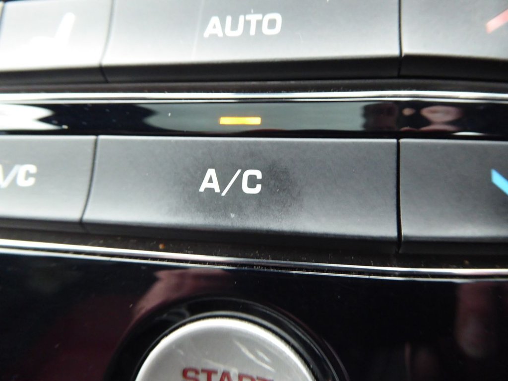 Used Jaguar F-Pace 2018 for sale - 76962440: Photo 36