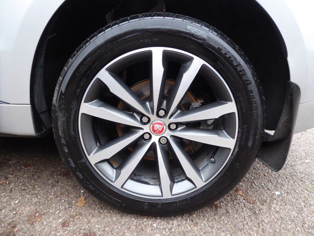 Used Jaguar F-Pace 2018 for sale - 76962440: Photo 4