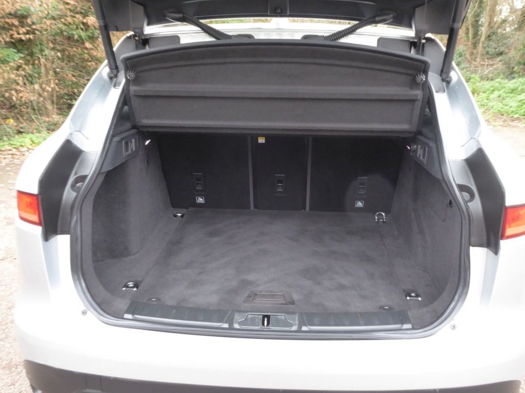 Used Jaguar F-Pace 2018 for sale - 76962440: Photo 8