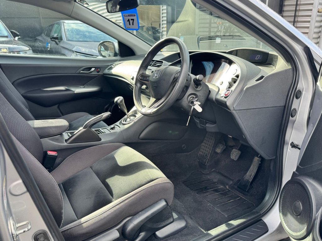 Used Honda Civic 2011 for sale - 76520552: Photo 14