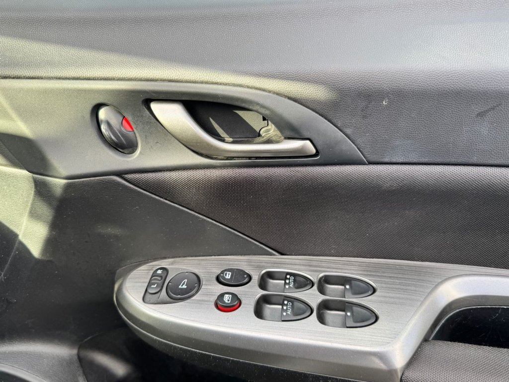 Used Honda Civic 2011 for sale - 76520552: Photo 15