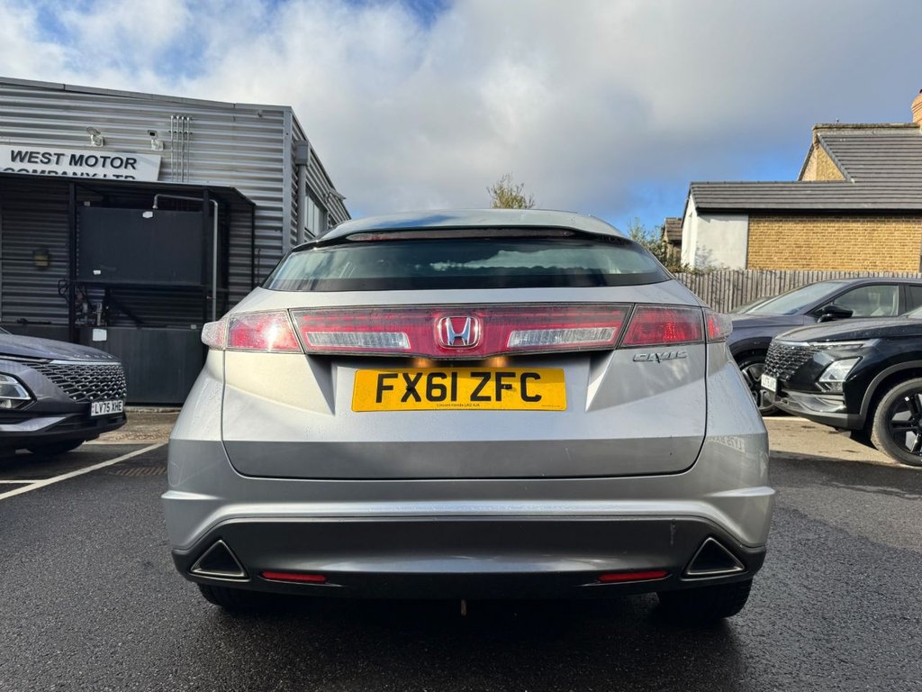 Used Honda Civic 2011 for sale - 76520552: Photo 2