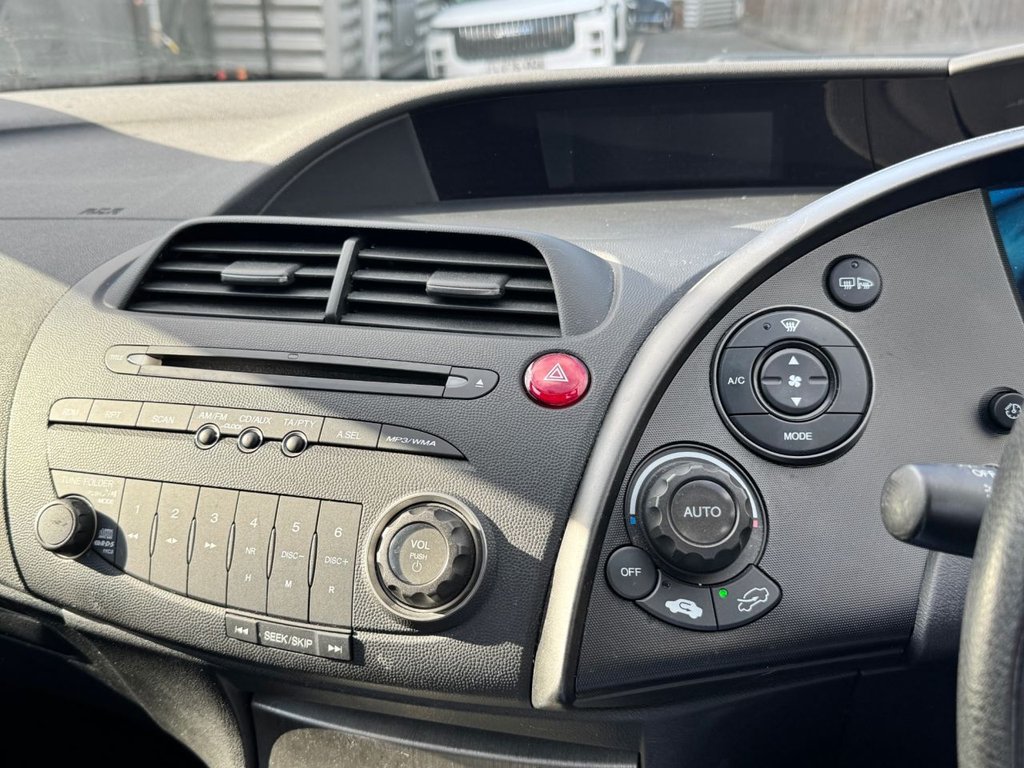 Used Honda Civic 2011 for sale - 76520552: Photo 22