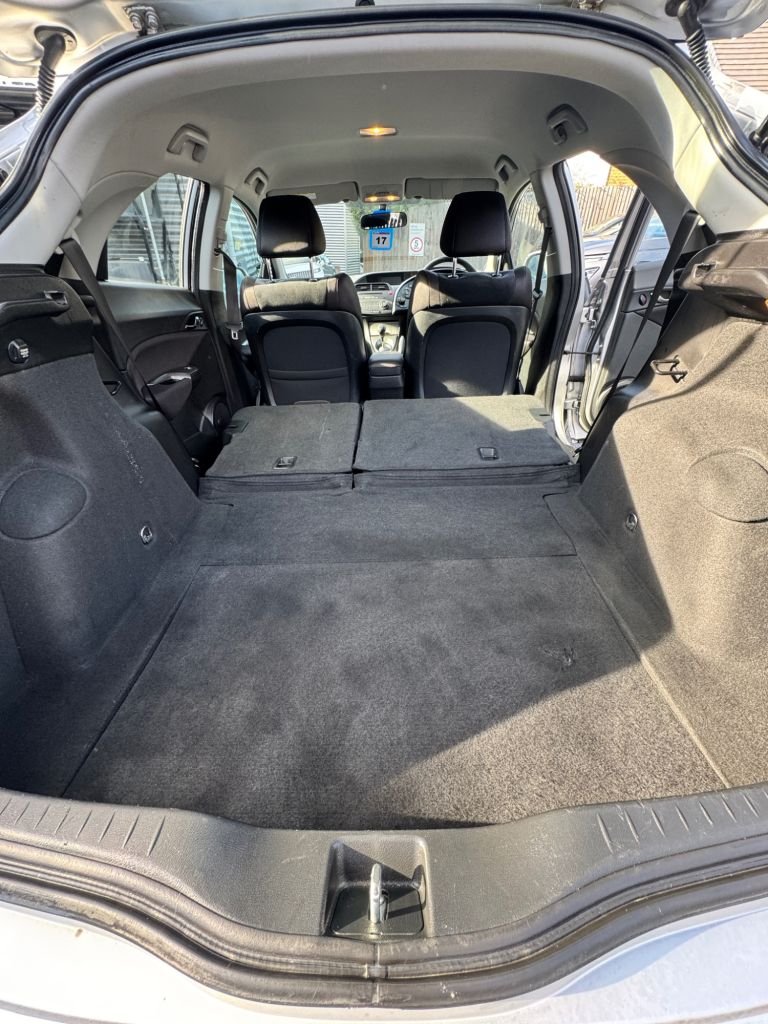 Used Honda Civic 2011 for sale - 76520552: Photo 28