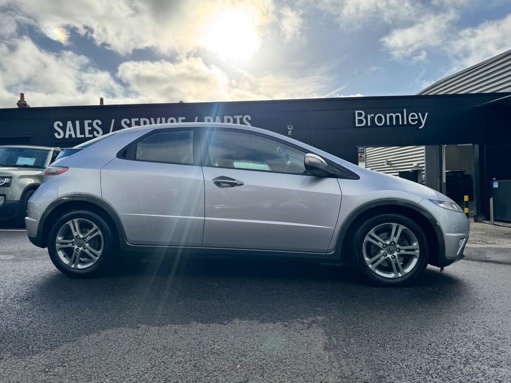 Used Honda Civic 2011 for sale - 76520552: Photo 3