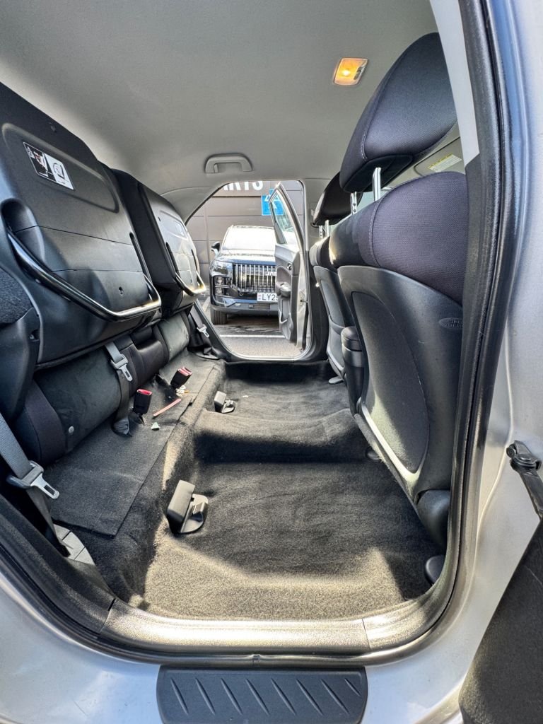 Used Honda Civic 2011 for sale - 76520552: Photo 31