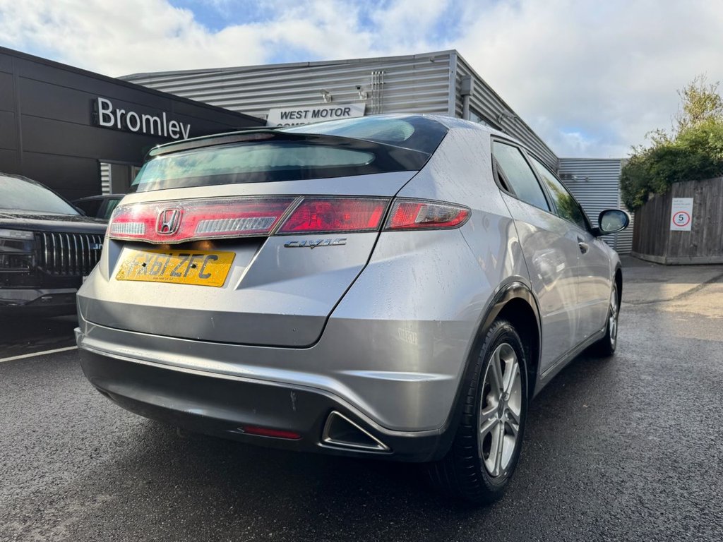 Used Honda Civic 2011 for sale - 76520552: Photo 4