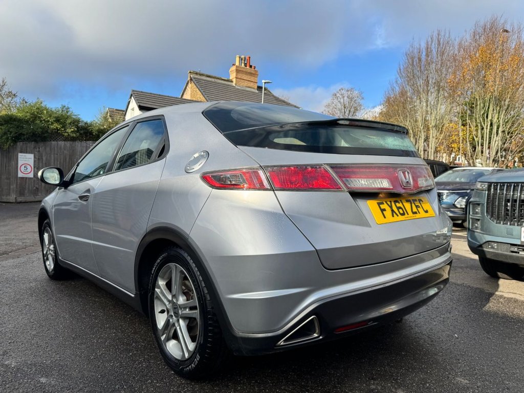 Used Honda Civic 2011 for sale - 76520552: Photo 5