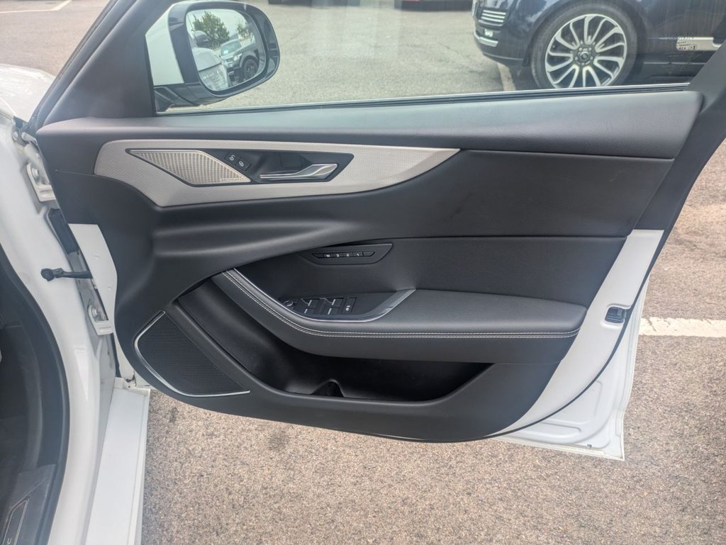 Used Jaguar XE 2018 for sale - 74833318: Photo 11