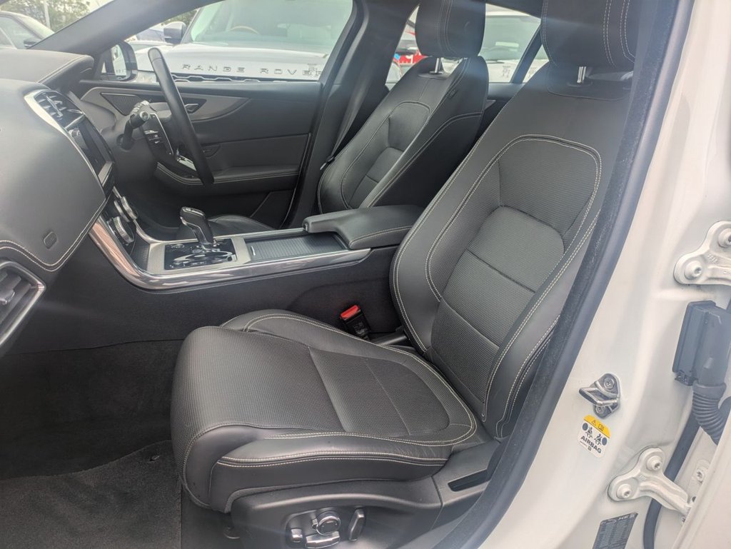 Used Jaguar XE 2018 for sale - 74833318: Photo 16