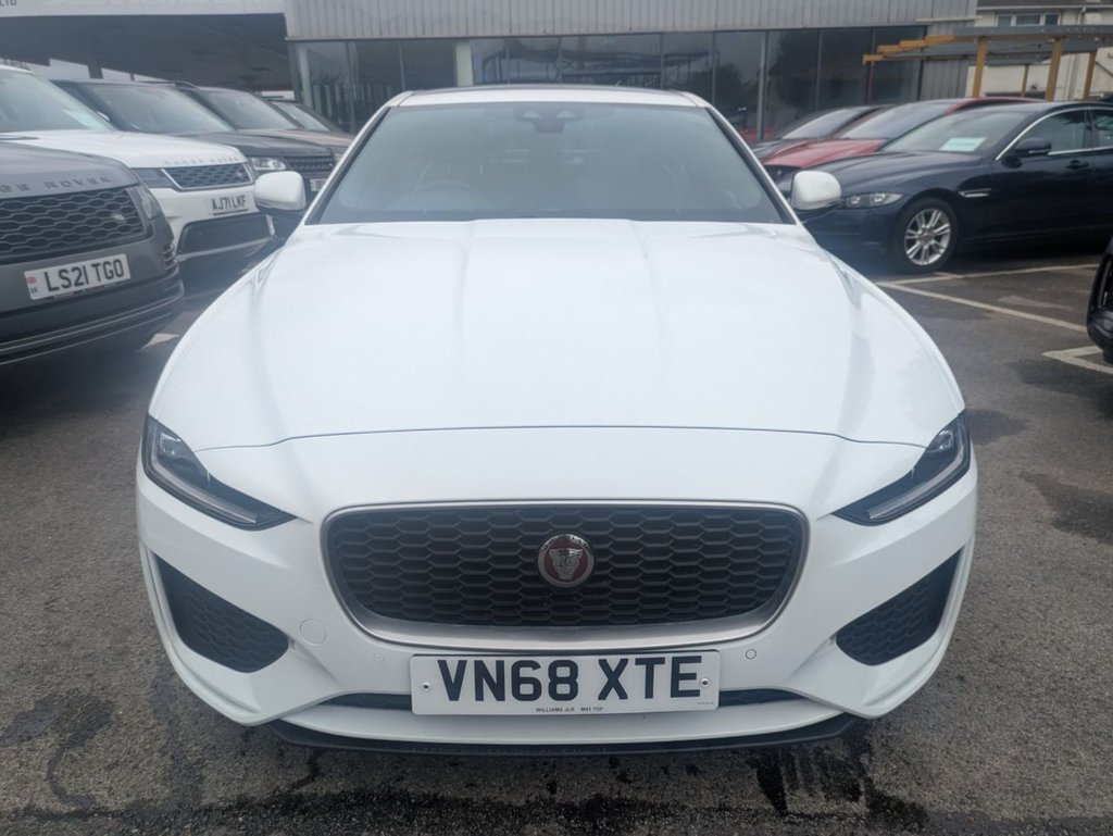 Used Jaguar XE 2018 for sale - 74833318: Photo 2