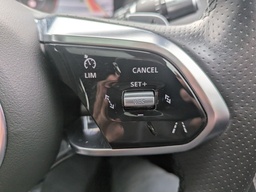 Used Jaguar XE 2018 for sale - 74833318: Photo 25