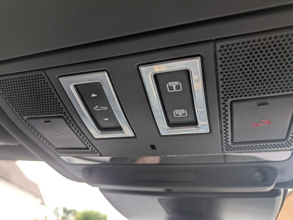 Used Jaguar XE 2018 for sale - 74833318: Photo 30