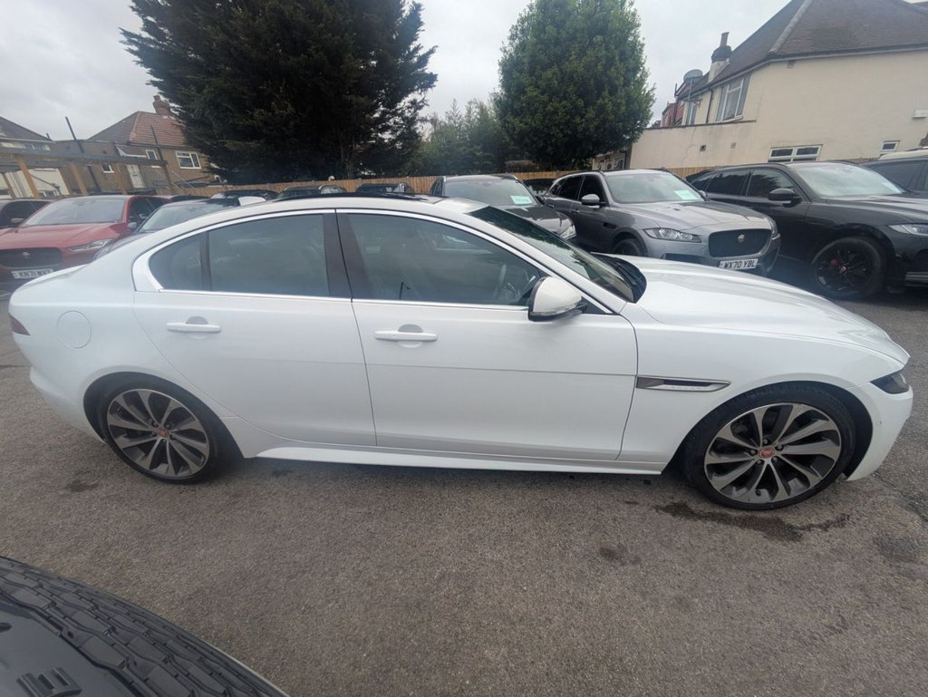 Used Jaguar XE 2018 for sale - 74833318: Photo 4
