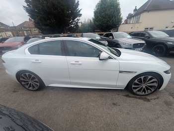 Used Jaguar XE 2018 for sale - 74833318: Photo 4