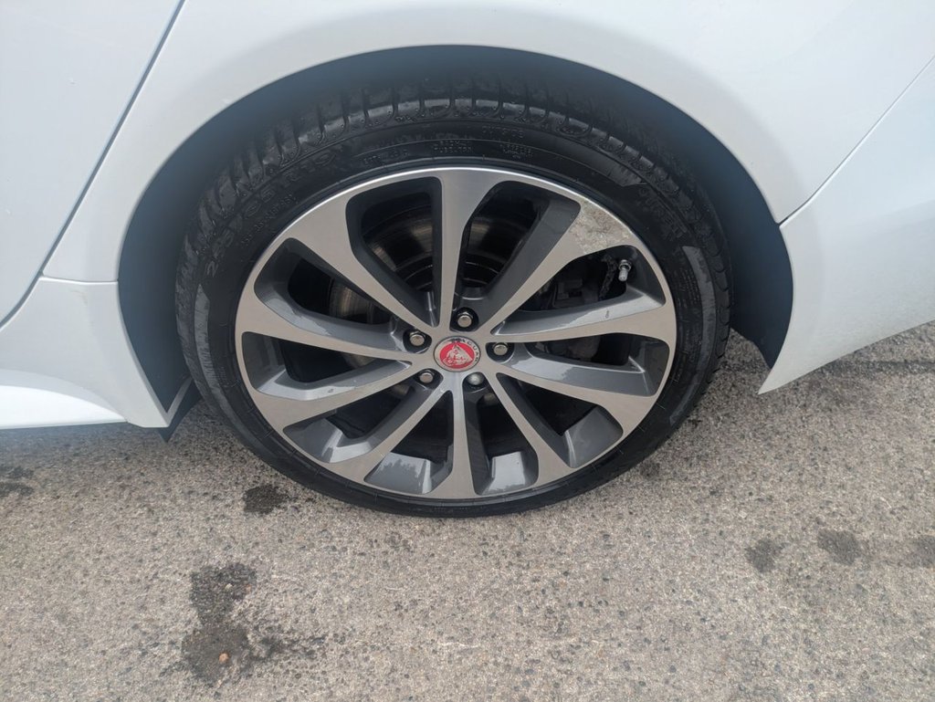 Used Jaguar XE 2018 for sale - 74833318: Photo 9