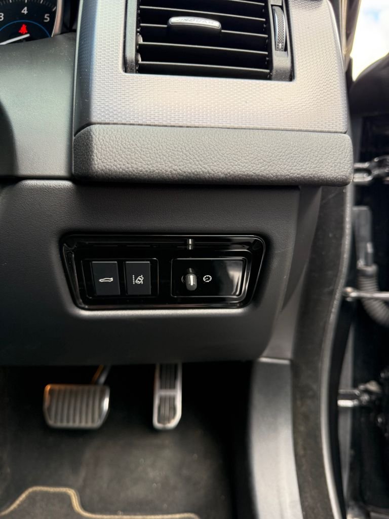 Used Jaguar XF 2018 for sale - 76376072: Photo 20