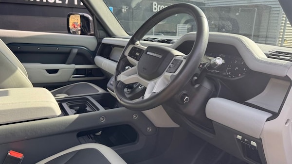 Used Land Rover Defender 2021 for sale - 72042906: Photo 14