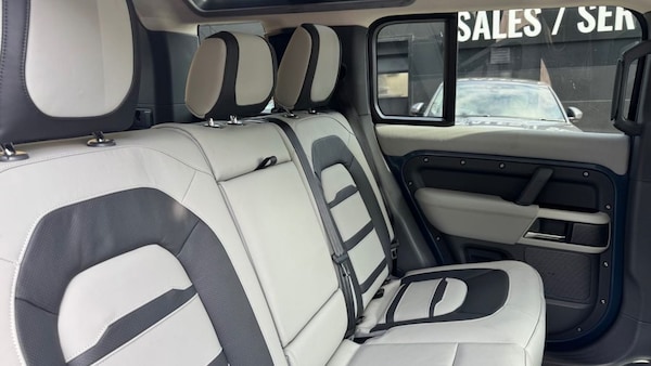 Used Land Rover Defender 2021 for sale - 72042906: Photo 17