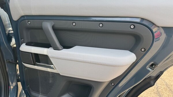 Used Land Rover Defender 2021 for sale - 72042906: Photo 18